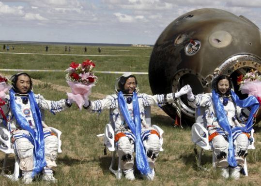 Succesul misiunii Shenzhou 10 le da sperante chinezilor ca vor avea propria statie spatiala permanenta pana in 2020 Succesul Misiunii Shenzhou 10 Le Da Sperante Chinezilor Ca Vor Avea Propria Statie Spatiala Permanenta