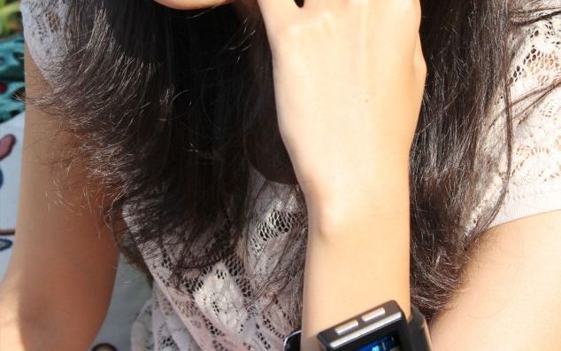 Un Grup De Tineri Se Bate Cu Gigantii Din Tehnologie Pentru Lansarea Ceasului Inteligent