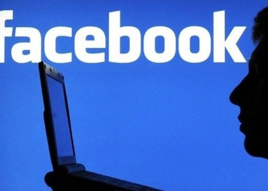 Sapte Parinti Din Zece Comunica Prin Twitter Si Facebook Cu Copiii Lor