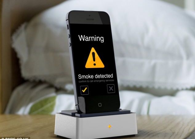 Sense Dock Ul De Iphone Care Functioneaza Ca Senzor De Fum Si Initilizeaza Apeluri De Urgenta