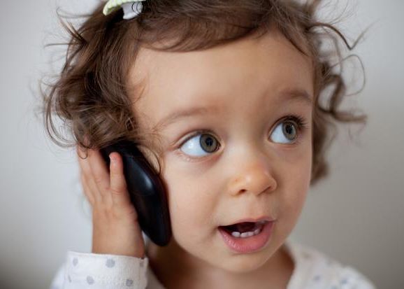 I A Lasat Copilului De Un An Un Smartphone Pentru Cateva Minute Ce S A Intamplat Intrece Orice Imaginatie