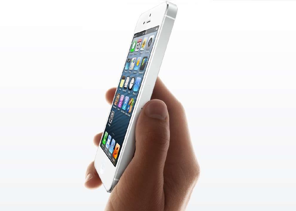 Apple va investiga moartea unei femei care s-ar fi electrocutat cu un iPhone 5 Apple Va Investiga Moartea Unei Femei Care S Ar Fi Electrocutat Cu Un Iphone 5