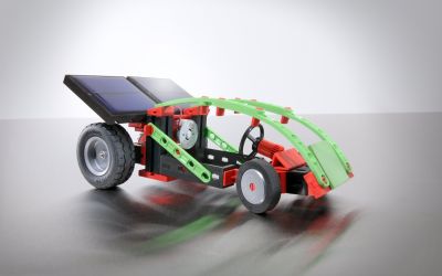 Jucariile Fischertechnik ajung in Romania