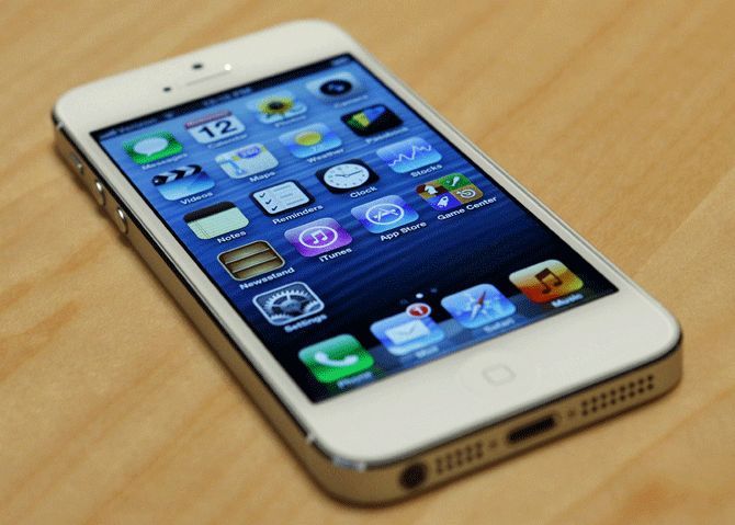 iPhone 5S ar putea intarzia. Telefonul are o problema Iphone 5s Ar Putea Intarzia Telefonul Are O Problema