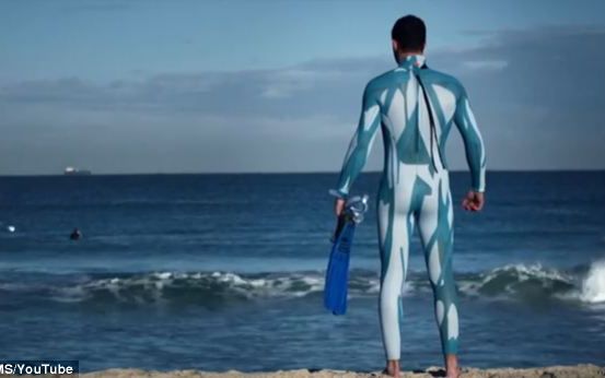 Costumul de surf invizibil , protectia cea mai buna impotriva rechinilor VIDEO Costumul De Surf Invizibil Protectia Cea Mai Buna Impotriva Rechinilor Video