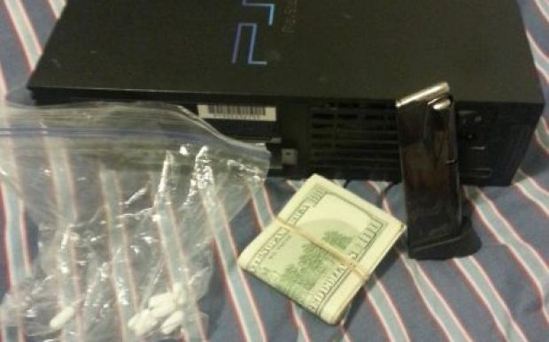 Ce A Gasit Un Tanar Intr Un Play Station Cumparat La Mana A Doua Este Cat Se Poate De Adevarat