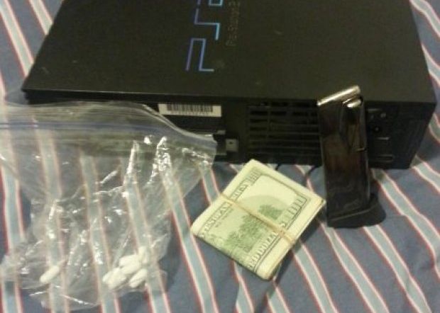 Ce A Gasit Un Tanar Intr Un Play Station Cumparat La Mana A Doua Este Cat Se Poate De Adevarat