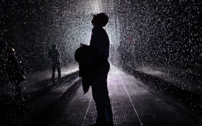 Mergi prin ploaie fara sa te uzi. Cea mai cool loc de vizitat al momentului