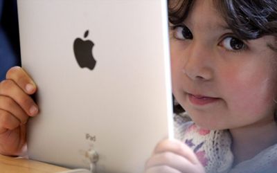 Generatia iPad va invata mai putine cuvinte