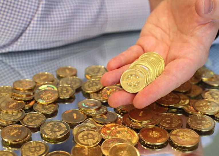 A Stras 4 5 Milioane De Dolari Cu Moneda Virtuala Bitcoin