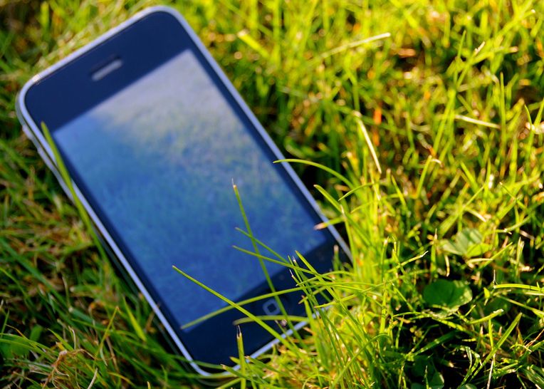 Razi Cu Lacrimi Cele Mai Trasnite Locuri In Care Oamenii Si Au Pierdut Telefonul