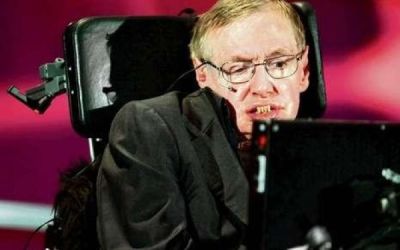 Stephen Hawking: Medicii mi-au propus sa opreasca aparatele care ma tin in viata