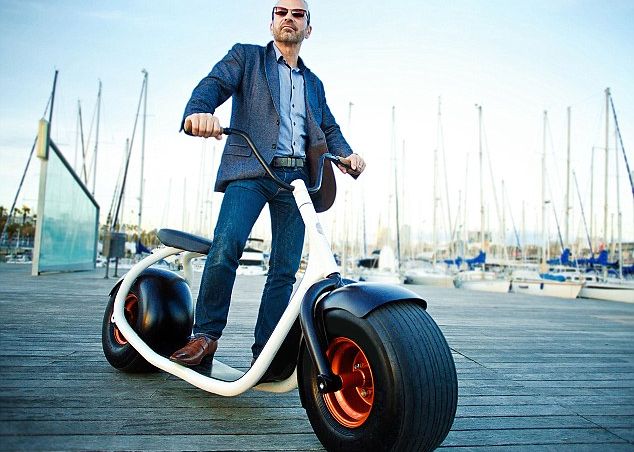 Scuterul Care Da Senzatia De Surfing In Drum Spre Serviciu