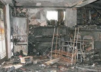 Incendiul violent provocat de un Samsung Galaxy S4. Cum arata acum locuinta proprietarului Incendiul Violent Provocat De Un Samsung Galaxy S4 Cum Arata Acum Locuinta Proprietarului