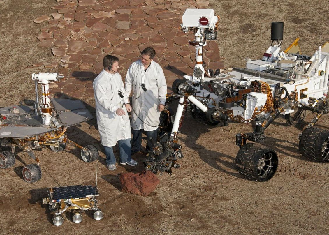 Asa arata un an pe planeta Marte! 12 luni surprinse de camerele roverului Curiosity Asa Arata Un An Pe Planeta Marte 12 Luni Surprinse De Camerele Roverului Curiosity
