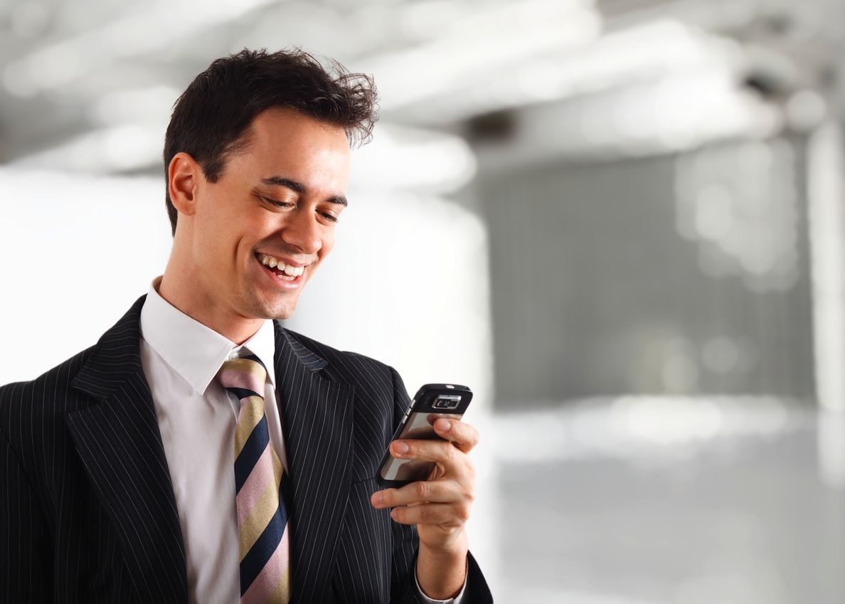 Peste 60 Din Romani Folosesc Telefonul Personal Sau Tableta In Interes De Serviciu