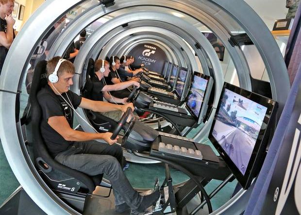 Mai Mult Decat Un Joc Campionii Grand Turismo Se Antreneaza Pentru A Deveni Driveri Adevarati