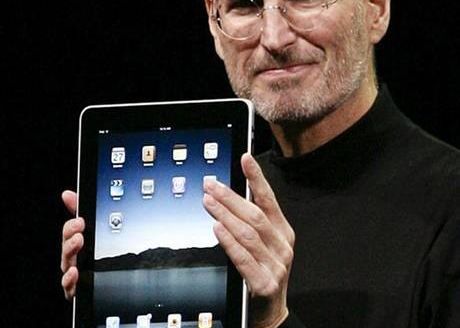 Fanii Apple Doresc O Statuie A Lui Steve Jobs Mai Inalta Decat Statuia Libertatii