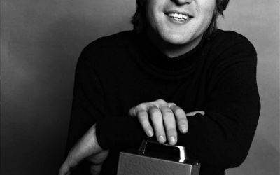 Un medic incearca sa-l cloneze pe John Lennon folosindu-se de ADN-ul artistului extras dintr-un dinte cariat