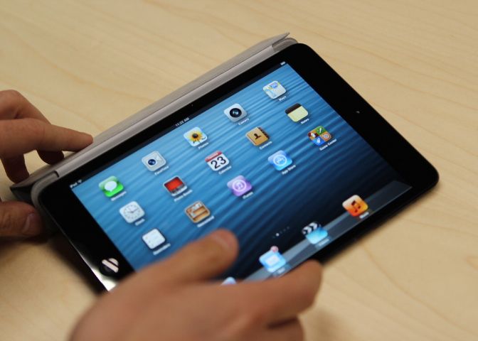 A Vrut Sa Scoata Din Priza Ipad Ul Insa Incarcatorul I A Explodat In Mana Ce A Urmat