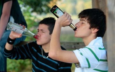 Muzica incurajeaza consumul de alcool: o treime din versurile cantecelor lansate in ultimii trei ani contin cuvantul alcool