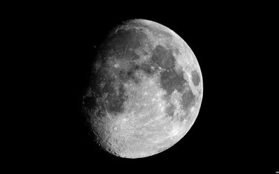 Indicii ale existentei apei pe Luna, descoperite de cercetatorii americani