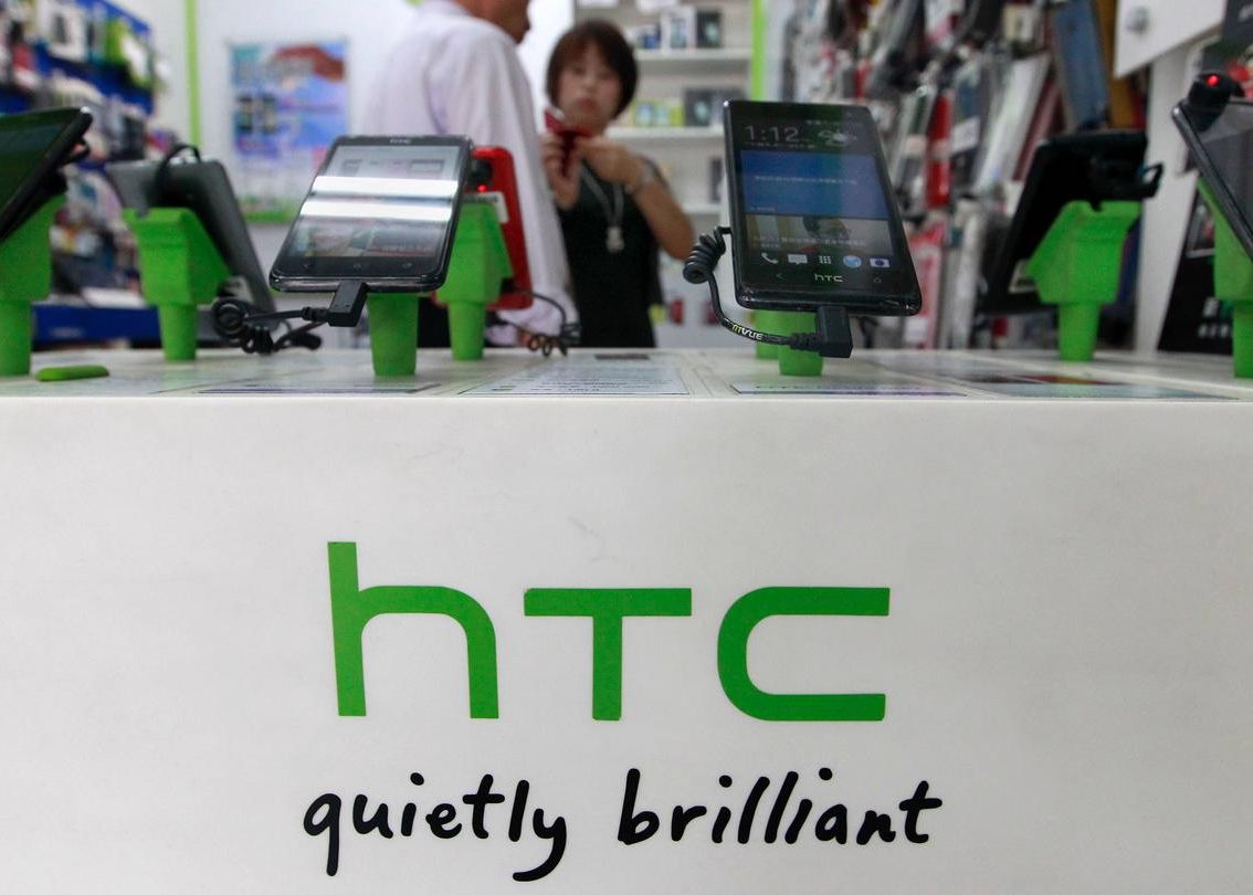 Directorul diviziei design al HTC a fost arestat pentru furt de secrete de fabricatie Directorul Diviziei Design Al Htc A Fost Arestat Pentru Furt De Secrete De Fabricatie