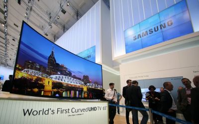 Samsung prezinta la IFA primul televizor Ultra HD curbat din lume