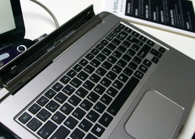 2 In 1 Laptop Si Tableta Toshiba Lanseaza Satellite W30t Si W30dt