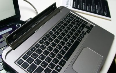 2 in 1, laptop si tableta. Toshiba lanseaza Satellite W30t si W30Dt