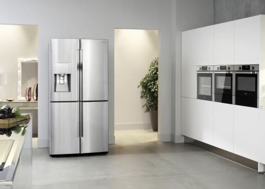 Masini De Spalat Si Aspiratoare Controlabile Cu Ajutorul Smartphone Ului Asa Arata Casa Perfecta In Viziunea