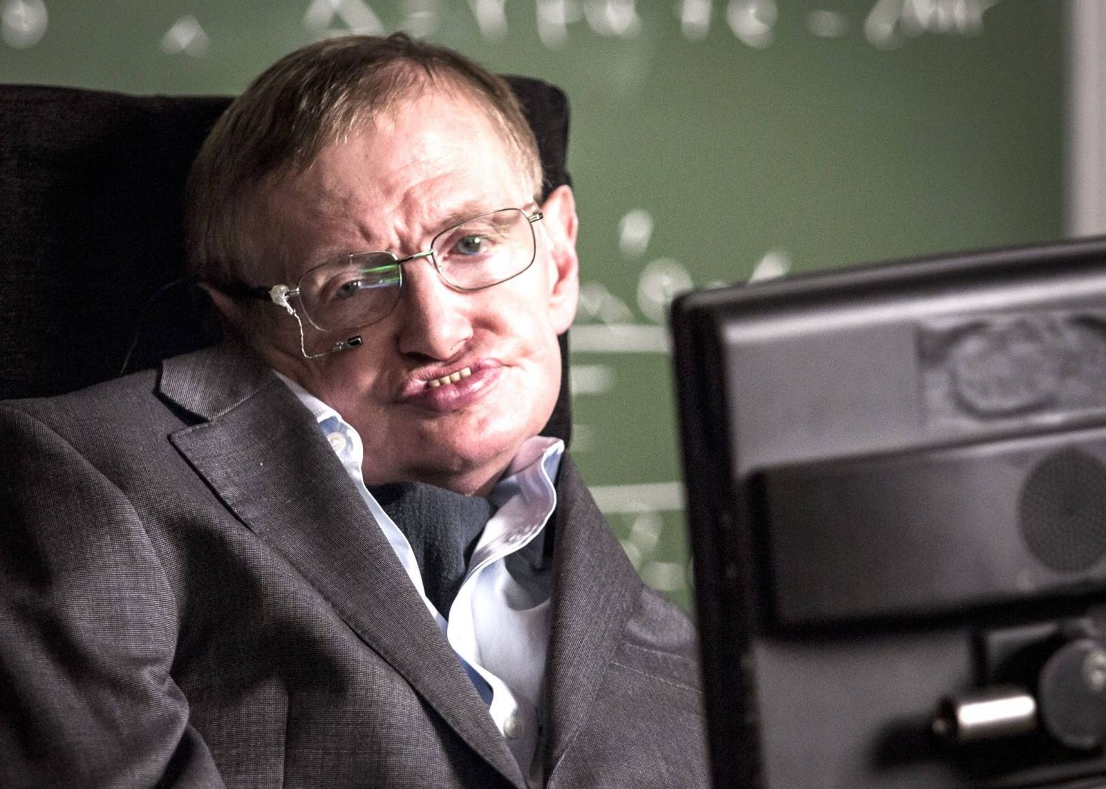 Atacuri Cibernetice Si Roboti Ucigasi Cum Crede Stephen Hawking Ca Se Va Produce Sfarsitul Lumii