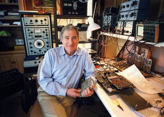 Ray Dolby, pionier al tehnologiilor audio, a murit Ray Dolby Pionier Al Tehnologiilor Audio A Murit