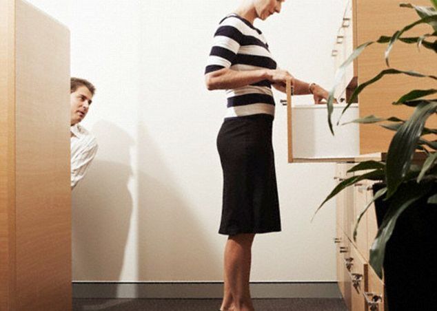 E Oficial Barbatilor Chiar Considera Importanta Frumusetea Femeilor Dar Ele Vad Frumusetea Doar Ca Pe