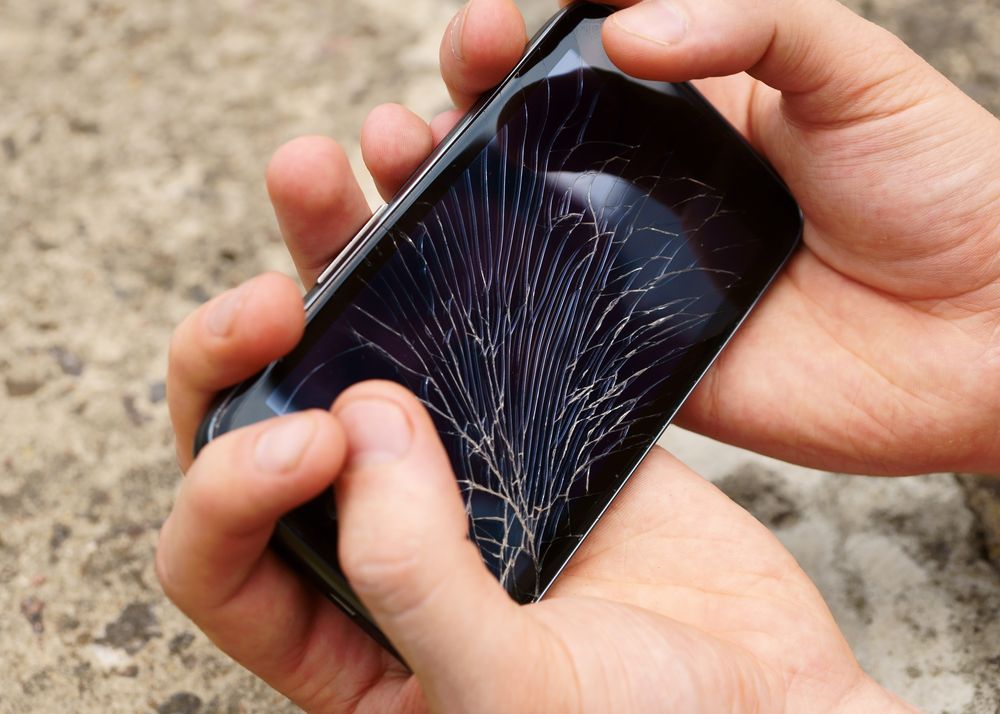 Telefoanele Care Se Repara Singure Inventia Care Ne Va Scapa De Ecrane Crapate Si De Zgarieturi Video