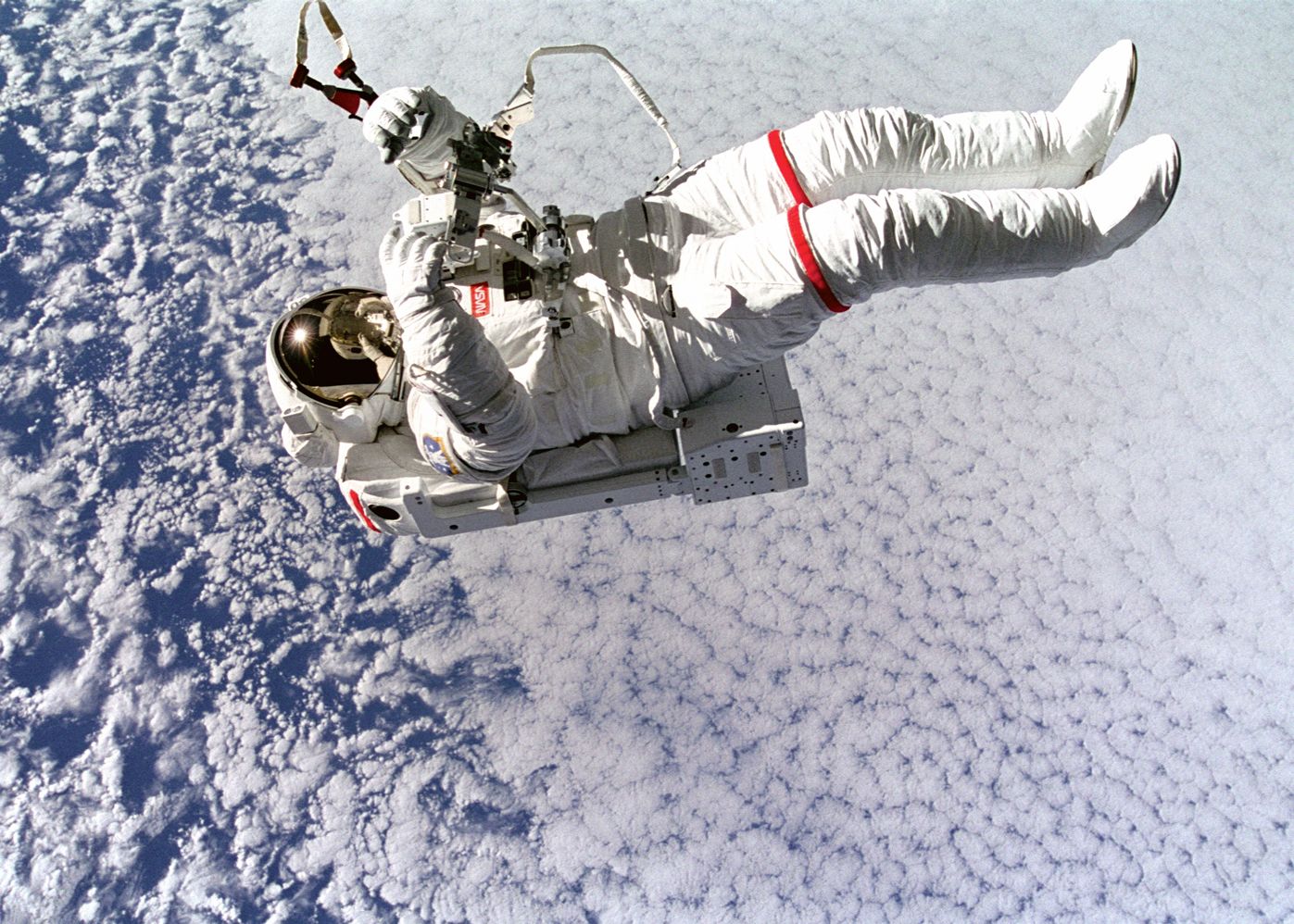 Slujba De Vis Pentru Lenesi Cum Poti Sa Stai In Pat Si Sa Castigi 3 000 De Lire Lunar De La Nasa