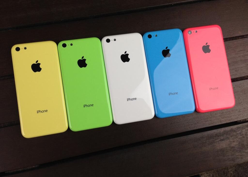 Prima Reclama La Iphone 5c Apple Pune Accentul Pe Carcasa Din Plastic Video