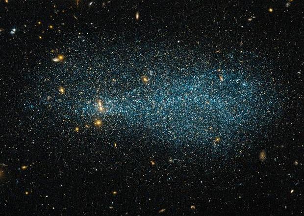 Telescopul Hubble a captat imaginea unei stele in stomacul unei balene Telescopul Hubble A Captat Imaginea Unei Stele In Stomacul Unei Balene