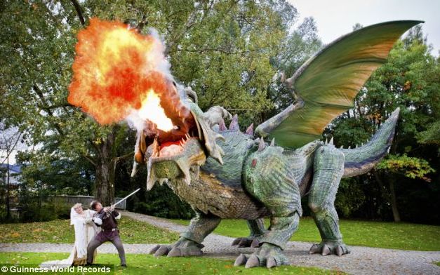 Fanny Cel Mai Mare Dragon Robot Din Lume