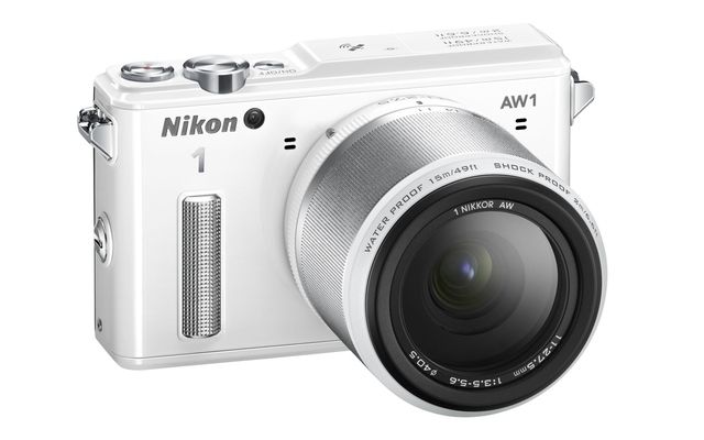 Nikon 1 Aw1 Primul Aparat Foto Subacvatic Din Lume Cu Obiective Interschimbabile