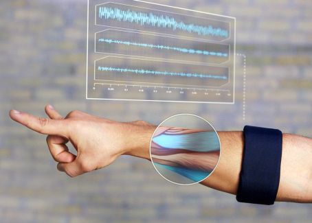 Mouse Ul Si Tastatura Sunt Istorie Myo Gadgetul Perfect Pentru Jocuri Si Entertainment