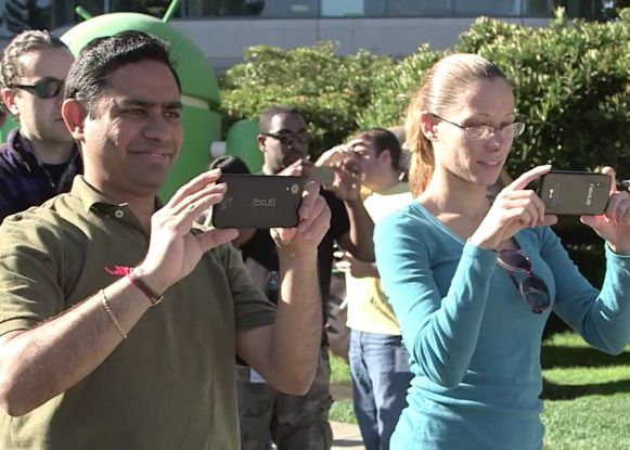 Un Telefon Misterios Apare In Filmuletul De Prezentare A Statuetei Android 4 4 Kitkat Video