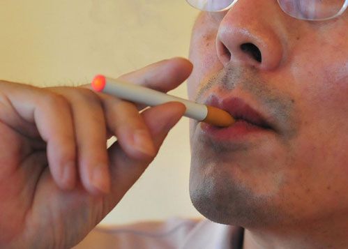 Europarlamentarii Urmeaza Sa Dezbata Problema Tigarilor Electronice Suntem Intr Un Moment Istoric