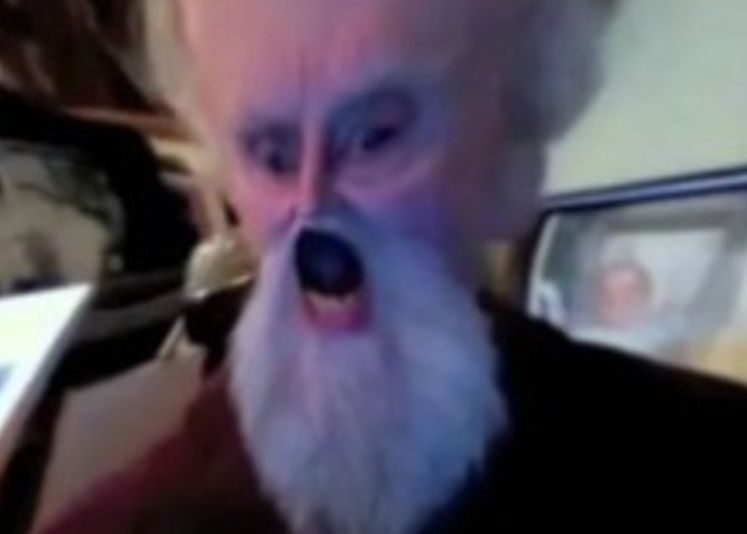 Nu i-ai vazut niciodata asa! Cum se distreaza pensionarii cu Photo Booth! VIDEO Cum Se Distreaza Pensionarii Cu Photo Booth Video