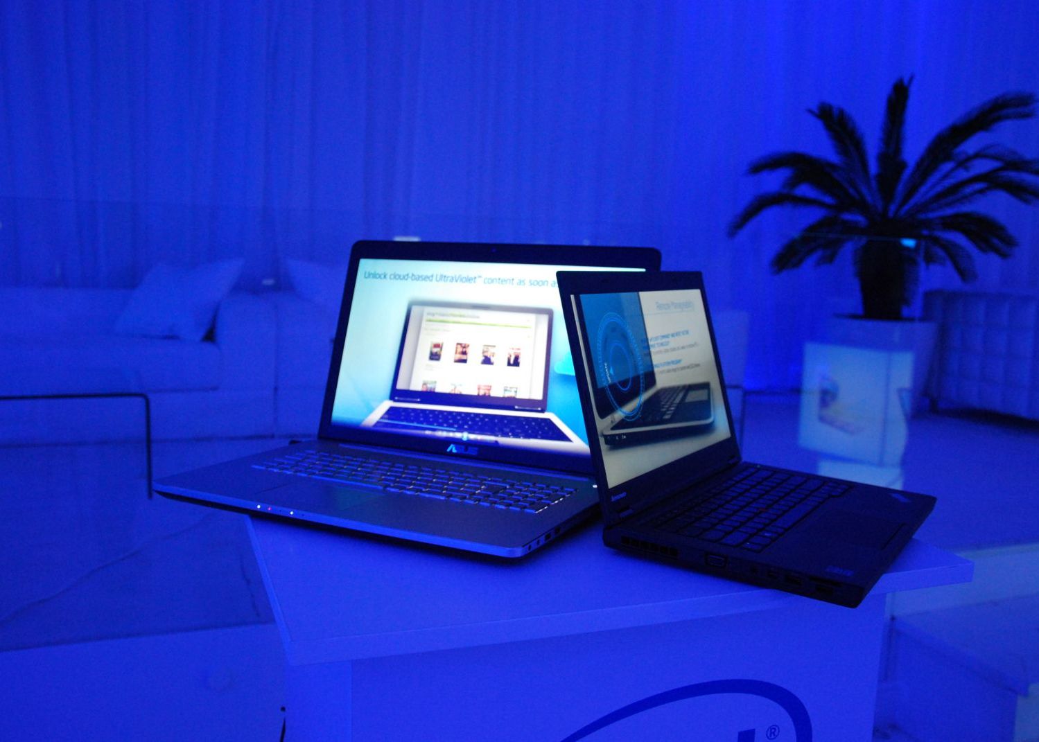 Ce laptopuri aduce mos Craciun. Intel a prezentat gadgeturile pentru sarbatorile de iarna Ce Laptopuri Aduce Mos Craciun Intel A Prezentat Gadgeturile Pentru Sarbatorile De Iarna
