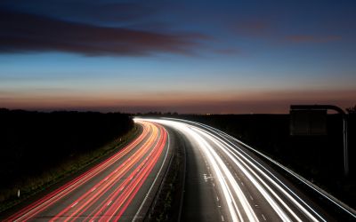 Marea Britanie pregateste prima autostrada din lume cu internet si senzori instalati in asfalt