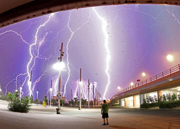 Smartphone Ul Incarcat De La Un Fulger Experimentul Uluitor Facut De O Msare Companie Din Domeniu