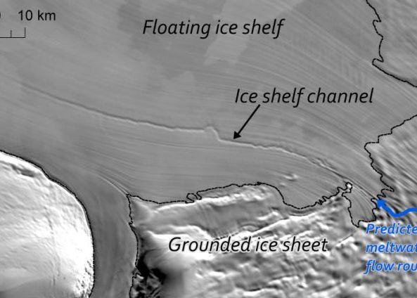 O cascada subterana de inaltimea Turnului Eiffel topeste gheata din Antarctica O Cascada Subterana De Inaltimea Turnului Eiffel Topeste Gheata Din Antactica