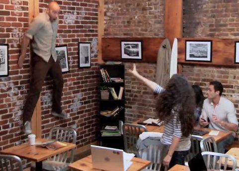 VIRALUL anului! 15 milioane de vizualizari in 2 zile! O tanara cu puteri paranormale a socat lumea intr-o cafenea Viralul Anului 15 Milioane De Vizualizari In 2 Zile O Tanara Cu Puteri Paranormale A Socat Lumea Intr