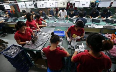 Foxconn admite ca s-a folosit de studenti in schimburi de noapte pentru fabricarea consolelor PS4